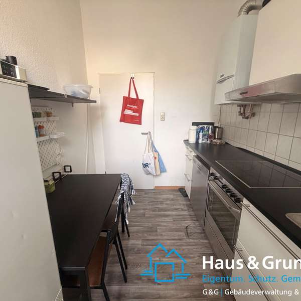 *** gepflegte 3-Zimmer-Wohnung in zentraler Lage - WG-geeignet ***