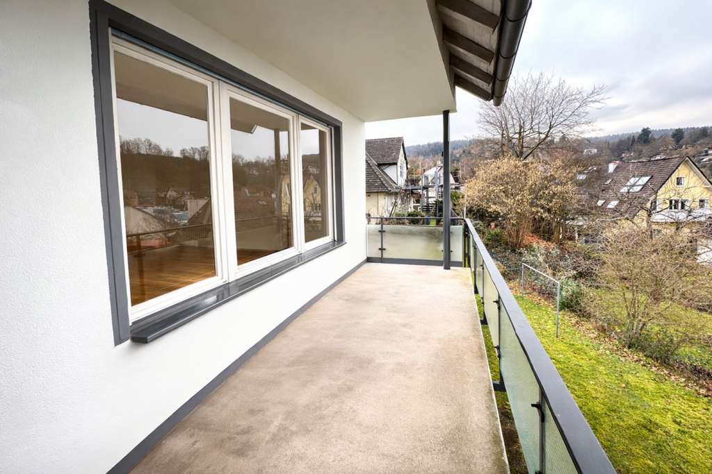 Immobilie in Lohr am Main - Bezugsfreie 5-Zimmer-Erdgeschosswohnung mit 3 Balkonen, Garten und 2 Garagen! - Bild 3