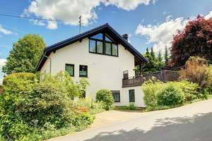 Charmantes und geräumiges Familienhaus mit tollem Wohngarten in Streithausen – Die vollständige Adresse der Immobilie erhältst du vom Anbieter., 57629 Streithausen – Vorschaubild 4