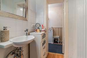 Modernisierte 2-Zimmer-Wohnung mit Einbauküche, eigenem Gartenanteil und Loggia in Kiel – Die vollständige Adresse der Immobilie erhältst du vom Anbieter., 24116 Schreventeich, Kiel – Vorschaubild 11