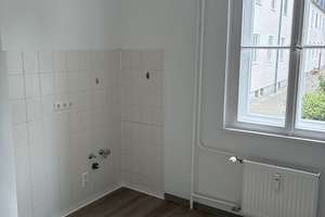 Stadtnahe Wohnung im Erdgeschoss mit Bodenbelag // EG Mitte – Lessingstr. 42, 38440 Stadtmitte (Ortsteil), Wolfsburg – Vorschaubild 3