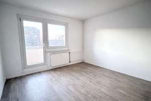 ** charmante 3 Raum mit Balkon in ruhiger Lage im 2. OG **