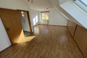Wohlfühlhaus mit viel Platz für die Familie! Provisionsfrei und ohne Sanierungsstau! – Johannes-Drach-Straße 33, 97753 Main-Spessart (Kreis) – Vorschaubild 3