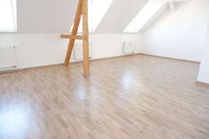 TOP Whg. im Dachgeschoss = 3.OG / Laminat / inkl. EBK ! PROVISIONSFREI ! – Lützowstraße 42, 9119 Kappel, Chemnitz – Vorschaubild 2