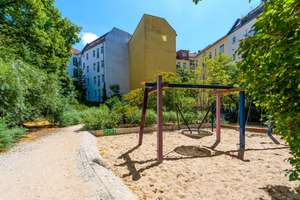 Spacious Altbau Apartment in Samariterkiez with direct access to a children's playground. – Die vollständige Adresse der Immobilie erhältst du vom Anbieter., 10247 Friedrichshain, Berlin – Vorschaubild 23