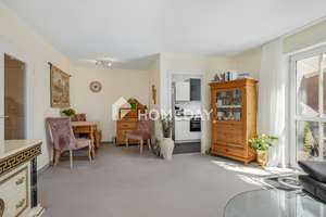 Lichtdurchflutete 3-Zimmer-Wohnung mit Balkon und Stellplatz in gepflegter Wohnanlage