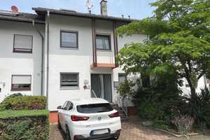 MIT 3D-RUNDGANG!
Reihenmittelhaus mit Garten, Garage und 2 Stellplätzen in Büchenau – Karlsruhe (Kreis) – Vorschaubild 1
