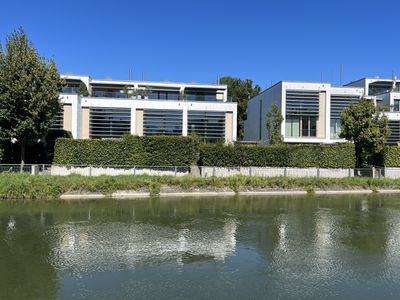Architekten Loftreiheneckhaus mit Bergblick am Mangfallkanal, 2024 luxussarniert