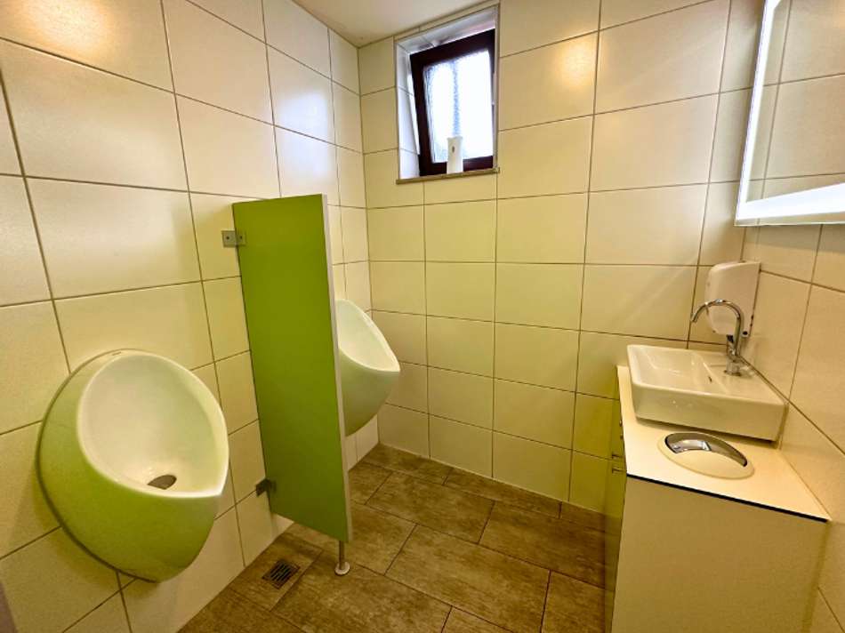 modernisiert, gepflegte San...