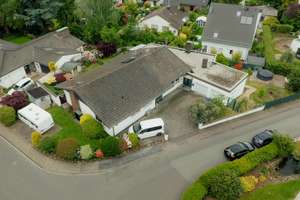 Exklusives Mehrgenerationenhaus mit zwei Wohneinheiten in grüner Wohnlage von Odenthal-Glöbusch