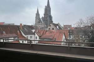 2,5-Zimmer-Dachwohnung mit Balkon und Tiefgaragenstellplatz in Ulm-Mitte