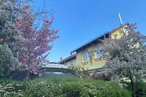 Sehr gepflegtes, schönes Reihenendhaus  mit Parkplatz, Fußbodenheizung u Einbauküche in ruhiger Lage