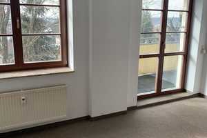 Geschmackvolle Wohnung mit zwei Zimmern sowie Balkon und Einbauküche in Chemnitz – Hilbersdorfer Straße 33, 9131 Chemnitz – Vorschaubild 3