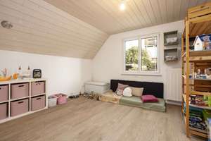 FAMILIENTRAUM in Hüsingen: EFH mit riesigem Grundstück, 5 Zimmern, Doppelgarage, Terrasse & Kamin – Die vollständige Adresse der Immobilie erhältst du vom Anbieter., 79585 Steinen – Vorschaubild 17