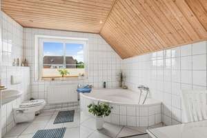 Ein Traum an der Ostsee: Großzügige Immobilie mit vielen Möglichkeiten, Vollkeller und Doppelcarport – Die vollständige Adresse der Immobilie erhältst du vom Anbieter., 24369 Waabs – Vorschaubild 8