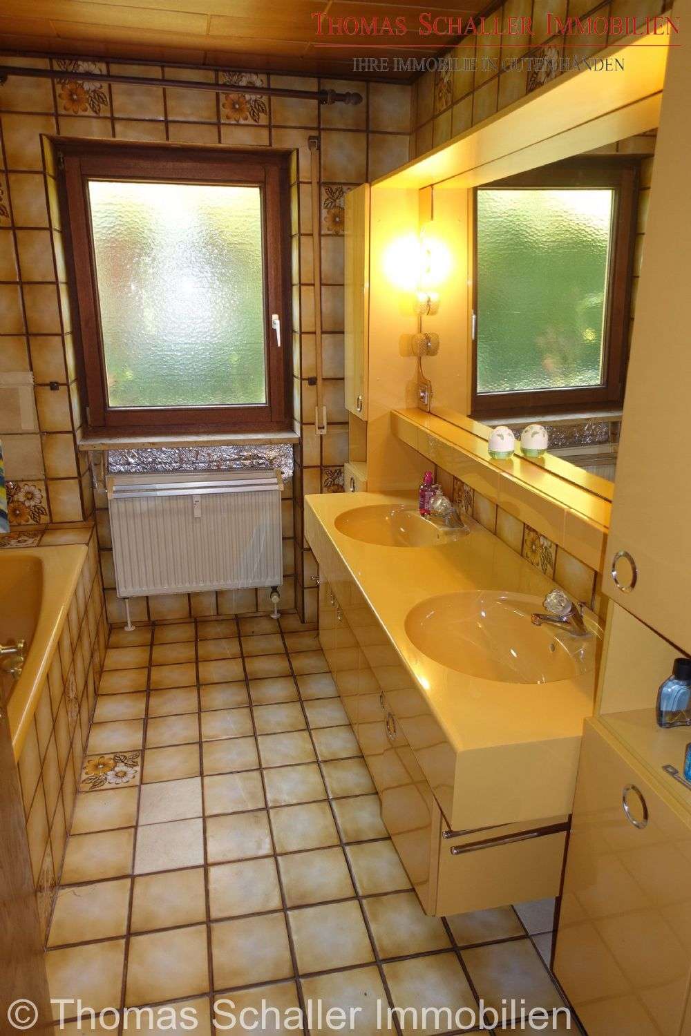 Immobilie in Velburg - Ein-/ Zweifamilienhaus in Hanglage mit Garage, Terrasse, Balkon, Loggia, EBK in Velburg bei Neumarkt - Bild 8