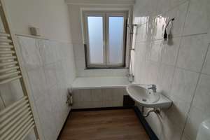 In Bremerhaven Mitte: Renovierte 3 Zimmer mit Balkon – An der Allee 41, 27568 Mitte, Bremerhaven – Vorschaubild 6
