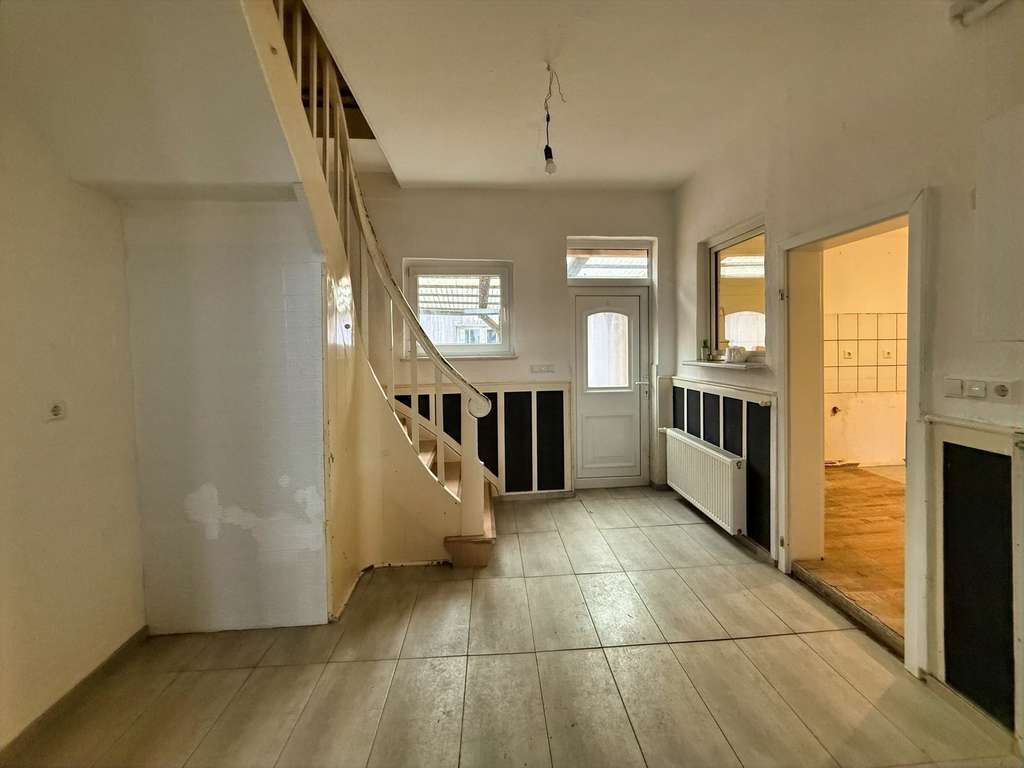 Immobilie in Gröningen - „Kompakt wohnen, großzügig parken – Reihenmittelhaus in Gröningen“ - Bild 3