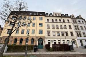 Solide Kapitalanlage: vermietete 2-Zimmer-Wohnung mit Balkon und Aufzug in Schlosschemnitz