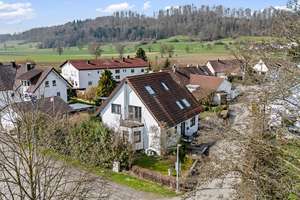 Gepflegtes Einfamilienhaus in familienfreundlicher Wohnlage von Staig – Die vollständige Adresse der Immobilie erhältst du vom Anbieter., 88273 Fronreute – Vorschaubild 2