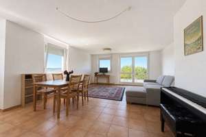Zuffenhausen: Licht, Weitblick und viel Platz für die Familie – 70437 Zuffenhausen-Mitte, Stuttgart – Vorschaubild 2
