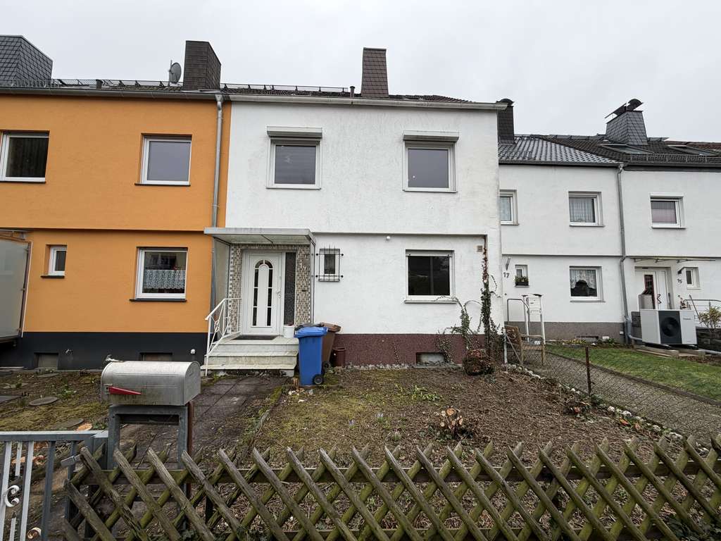 Immobilie in Flörsheim - Reihenhaus-Schnäppchen zum Selbstausbau - Bild 0