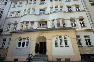 * Großzügige 2-Zimmer mit Wannenbad, möbl. Küche, Lift, Abstellraum und Laminat! * – Altendorfer Straße 8, 9113 Schloßchemnitz, Chemnitz – Vorschaubild 2