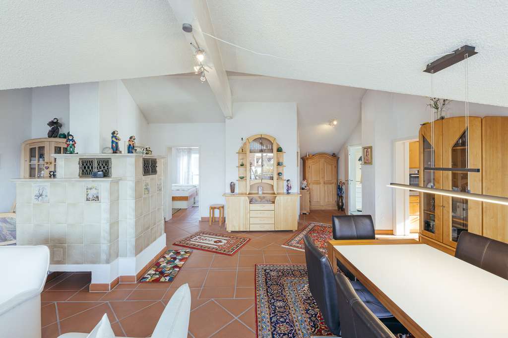 Exklusive Dachgeschosswohnung mit Weitblick in ruhiger aber zentraler Lage von Tettnang!