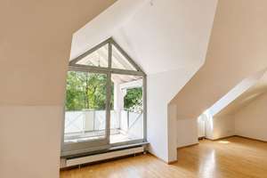 Helle Dachgeschosswohnung mit Süd-Terrasse & Blick ins Grüne – Erlbachstraße 9 - 9b, 81249 Lochhausen, München – Vorschaubild 3