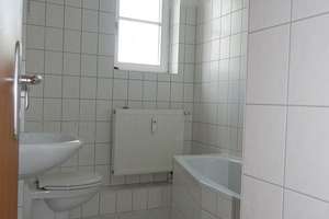 Helle 2-Zimmer-Wohnung mit Gartenidylle hinter dem Haus – Straße der Freundschaft 30, 2991 Lauta – Vorschaubild 2