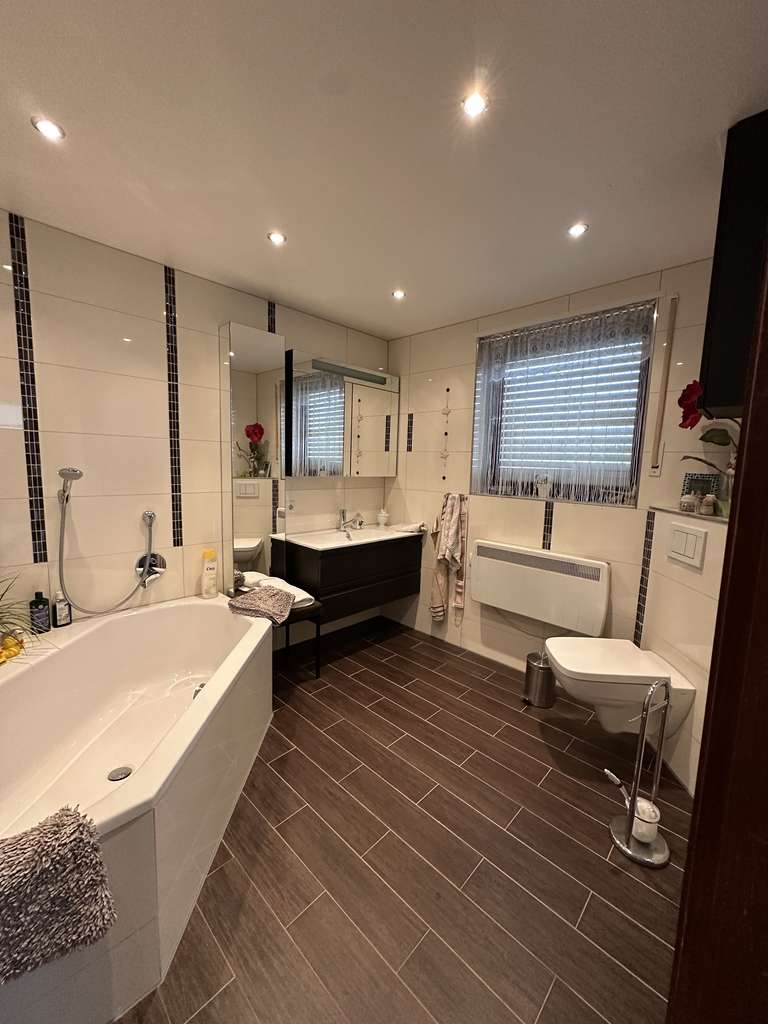 Immobilie in Mutterstadt - Freistehendes, geräumiges und gepflegtes 5-Zimmer-Haus in Mutterstadt - Bild 4