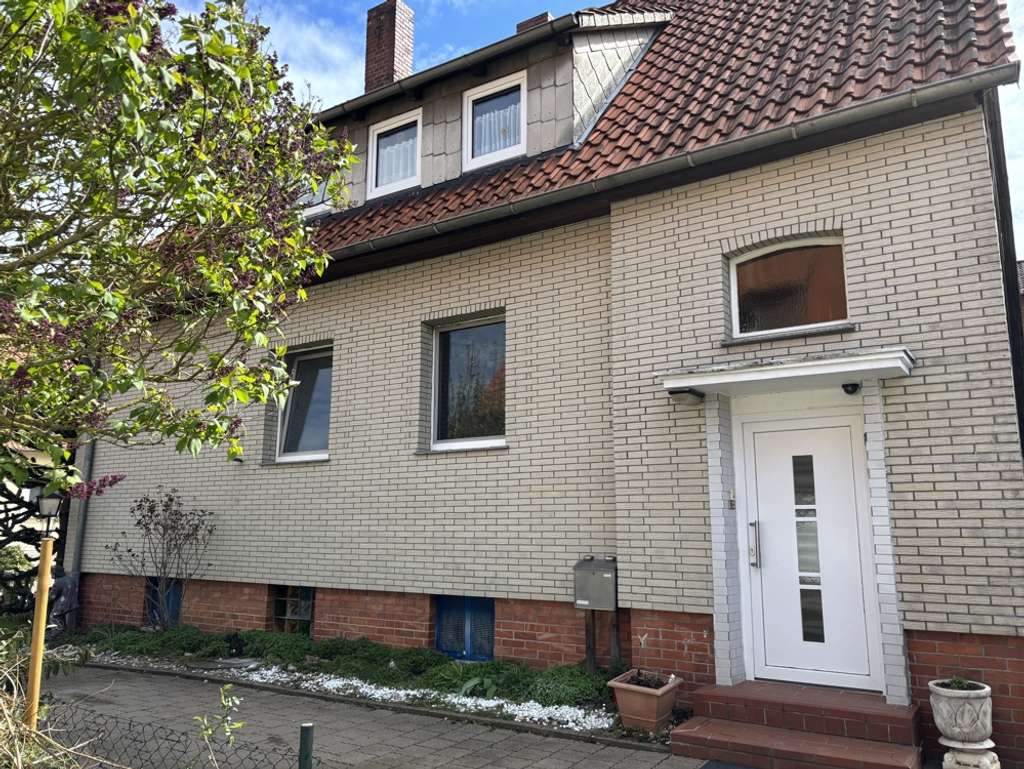 Immobilie in Lindhorst - 1-2-Familienwohnhaus in Lindhorst - Bild 2