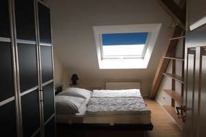 Sehr schöne möblierte 2-Raum Dachgeschosswohnung mit Eckwanne, Einbauküche und Pkw-Stellplatz...!!! – August-Bebel-Str. 0, 18055 Stadtmitte, Rostock – Vorschaubild 5