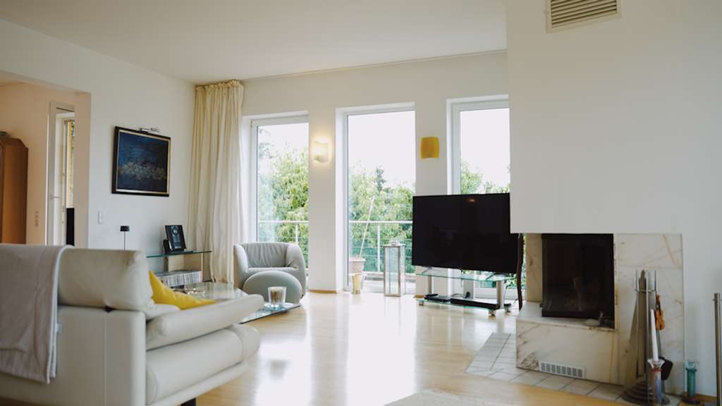 Immobilie in Mülheim-Kärlich - Exklusives Wohnen in Halbhöhenlage von Mülheim- Kärlich mit mit Blick über die Rheinebene - Bild 3