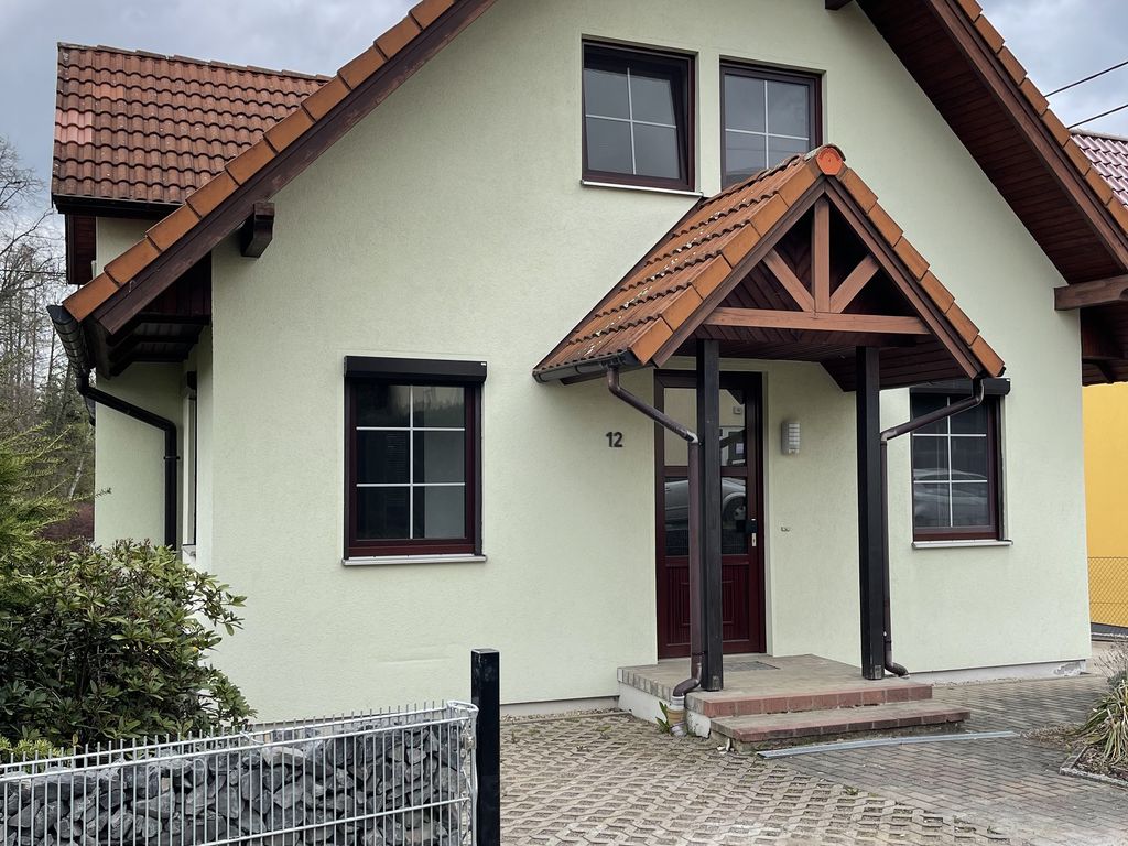 Familien aufgepasst, zum Verkauf steht dieses schöne Einfamilienhaus