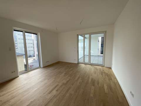 Helle 3-Zimmer Wohnung mit großem shops Balkon und Garage