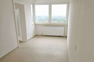 Neu sanierte 3 Zi.-ETW mit Balkon und Weitblick - Nähe Messe / Wohnung mieten – Die vollständige Adresse der Immobilie erhältst du vom Anbieter., 90471 Langwasser Nordwest, Nürnberg – Vorschaubild 4