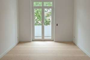 Altbau trifft Neustart – Stilvolle 4-Zimmer-Wohnung mit Stuckdecken, 2 Balkonen & neuer Wärmepumpe – Holsteiner Straße 37, 42107 Elberfeld, Wuppertal – Vorschaubild 2
