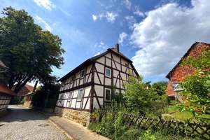 Historisches Wohnen trifft auf Gestaltungsfreiheit – Die vollständige Adresse der Immobilie erhältst du vom Anbieter., 38704 Liebenburg – Vorschaubild 1