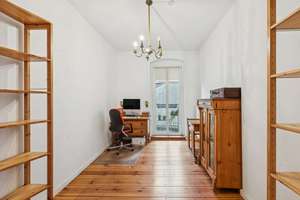 GRÜNDERZEIT-ALTBAUWOHNUNG MIT 2 BALKONEN, AUFZUG UND ENERGIEEFFIZIENZKLASSE B IN BESTLAGE – Liebigstraße 36, 10247 Friedrichshain, Berlin – Vorschaubild 21