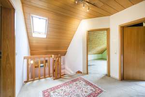 Gepflegtes Einfamilienhaus mit gepflegter Ausstattung in ruhiger Lage in Laub – Die vollständige Adresse der Immobilie erhältst du vom Anbieter., 93197 Zeitlarn – Vorschaubild 11