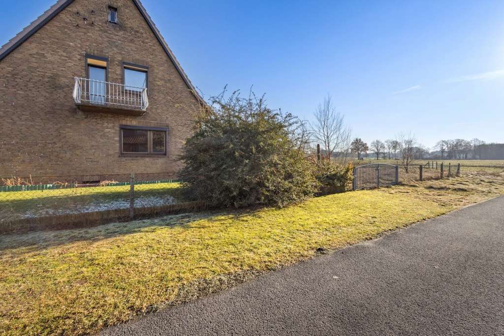 Immobilie in Langwedel - Sanierungsobjekt auf großem Grundstück in ruhiger Toplage – viel Potenzial in Langwedel! - Bild 2