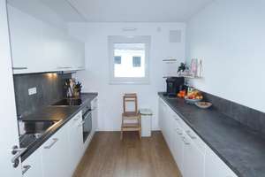 Moderne 4-Zimmer-Dachgeschoss-Wohnung mit Einbauküche und Aufzug im Haus – Die vollständige Adresse der Immobilie erhältst du vom Anbieter., 51377 Steinbüchel, Leverkusen – Vorschaubild 5