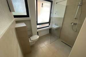 Attraktive Kapitalanlage: 97 m² Wohnung mit Balkon, Saniert! – Erich-Ollenhauer-Straße 7, 40595 Garath, Düsseldorf – Vorschaubild 2