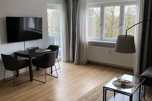 Helle 2-Zimmer-Wohnung mit Balkon im 5. OG in Lichterfelde-West  provisionsfrei – Drakestraße 76a, 12205 Lichterfelde, Berlin – Vorschaubild 2