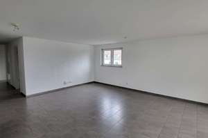 **Helle, moderne 4-Zi.-Wohnung mit EBK und TG-Stellplatz**