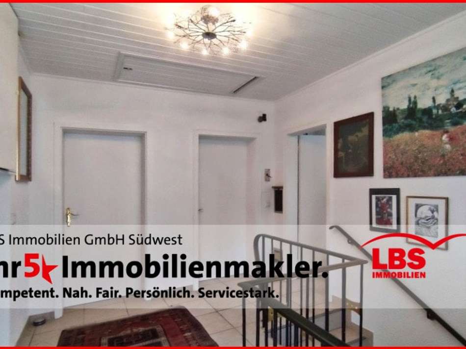 Elegantes Entrée_ 2 Türen zu