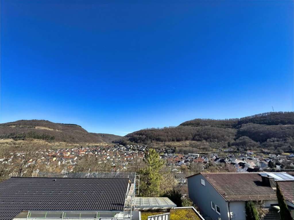 Immobilie in Lichtenstein - Sanierungs-Projekt mit viel Potential: Doppelhaushälfte in begehrter Alb-Region - Bild 2