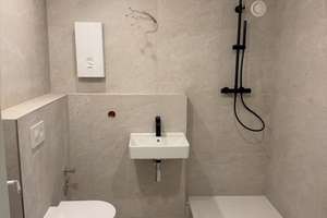 Erstbezug nach Sanierung: Teilmöblierte Pendlerwohnung mit Balkon & TG in Bonn-Oberkassel