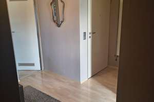94 m2 große lichtdurchflutete 5,5 Zimmer Eigentumswohnung mit Südbalkon in ruhiger Lage – 47228 Bergheim, Duisburg – Vorschaubild 4